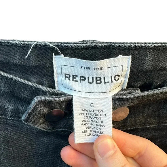 For the Republic women's size 6 black jeans with zippers on sides - Picture 2 of 3